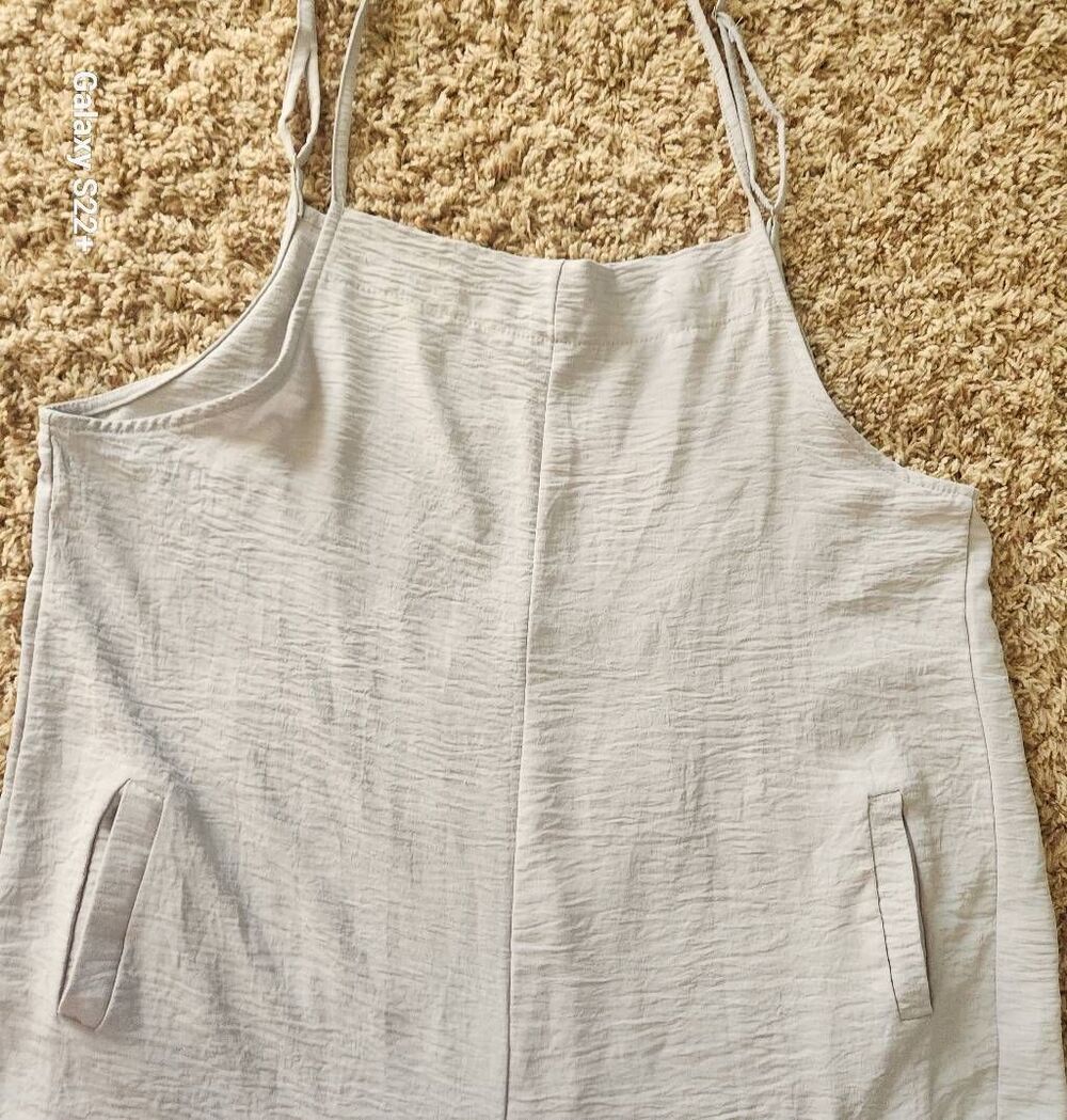 D57 Gray wide leg jumper with adjustable spaghetti straps - Picture 8 of 11